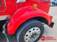 2011  Kenworth  T800  Semi Truck