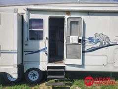 2002  Keystone  Cougar  5th Wheel Camper - 28FT