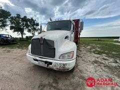 2008  Kenworth  T300  Straight Truck