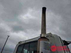 2005  International Harvester  8000  Semi Truck