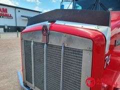 2011  Kenworth  T800  Semi Truck