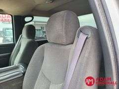 2004  Chevrolet  Silverado 3500  Pickup - Gasoline
