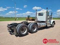 2014  Kenworth  W900  Semi Truck