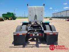 2016  Kenworth  T880  Semi Truck