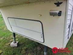 1993  NU-WA  Hitchhiker  Camper Trailer - 30FT