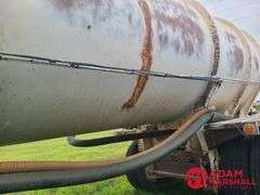 1976  Fruehauf  7000 Gallon Tanker  Trailer