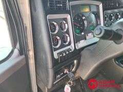 2016  Kenworth  T880  Semi Truck