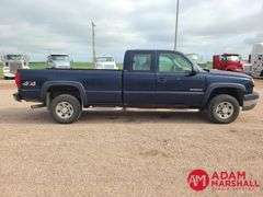 2005  Chevrolet  Silverado 2500  Pickup - Gasoline