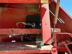2013  New Holland  BR7090  Specialty Crop Baler
