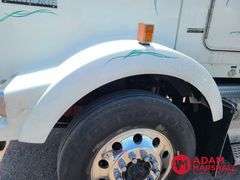 2016  Kenworth  T880  Semi Truck