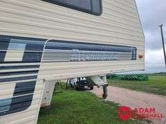 1993  NU-WA  Hitchhiker  Camper Trailer - 30FT