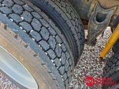1999  International  9400  Straight Truck