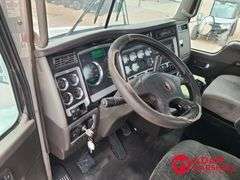 2012  Kenworth  T800  Semi Truck