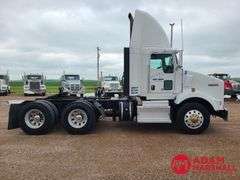 2012  Kenworth  T800  Semi Truck