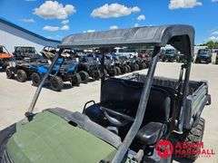 2017  John Deere  Gator XUV