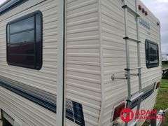 1993  NU-WA  Hitchhiker  Camper Trailer - 30FT