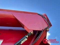 2011  J & M  875-18   Grain Cart