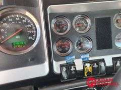 2011  Kenworth  T800  Semi Truck