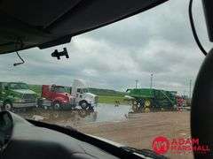 2005  International Harvester  8000  Semi Truck