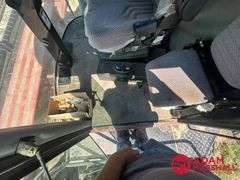 2005  Hesston  9240  Swather