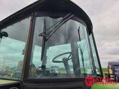 1984  John Deere  2950  Tractor w/Loader