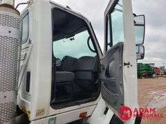 2005  International Harvester  8000  Semi Truck