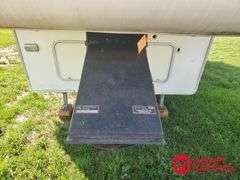 2002  Keystone  Cougar  5th Wheel Camper - 28FT