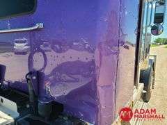 2014  Peterbilt  389  Semi Truck