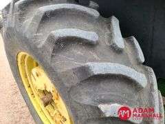 1984  John Deere  2950  Tractor w/Loader