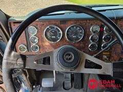 1999  International  9400  Straight Truck