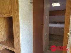 2002  Keystone  Cougar  5th Wheel Camper - 28FT