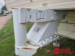1993  NU-WA  Hitchhiker  Camper Trailer - 30FT
