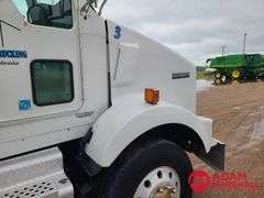 2012  Kenworth  T800  Semi Truck