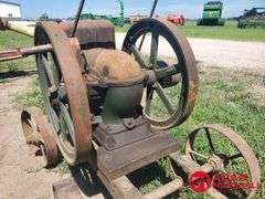 John Deere  Hit & Miss Motor On Cart