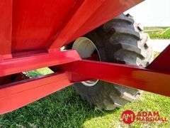 2011  J & M  875-18   Grain Cart