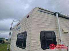 1993  NU-WA  Hitchhiker  Camper Trailer - 30FT