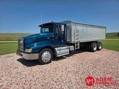 1999  International  9400  Straight Truck
