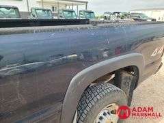 2005  Chevrolet  Silverado 2500  Pickup - Gasoline
