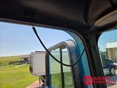 1993  International  Eagle 9300  Straight Truck