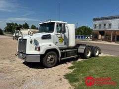 2016  Western Star  4700  Semi Truck