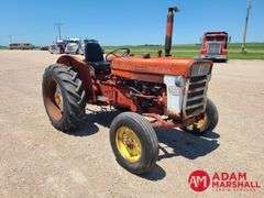 International Harvester  424  Utility Tractor