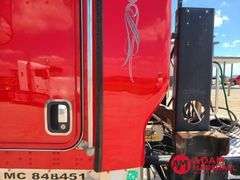 2011  Kenworth  T800  Semi Truck