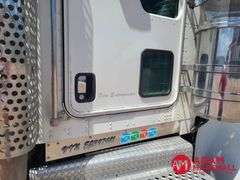 2014  Kenworth  W900  Semi Truck