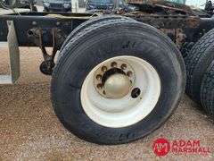 2004  International  9400t  Semi Truck
