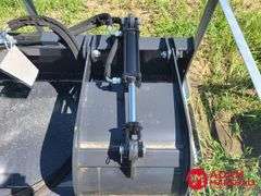 Unused Wolverine 72" Grapple Bucket for Skid Steer