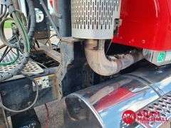 2011  Kenworth  T800  Semi Truck