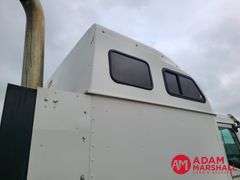 2004  International  9400t  Semi Truck