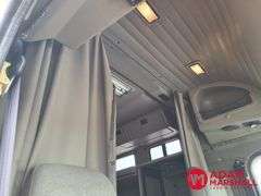 2004  International  9400t  Semi Truck