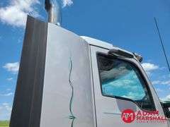 2016  Kenworth  T680  Semi Truck