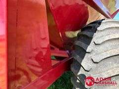 2011  J & M  875-18   Grain Cart